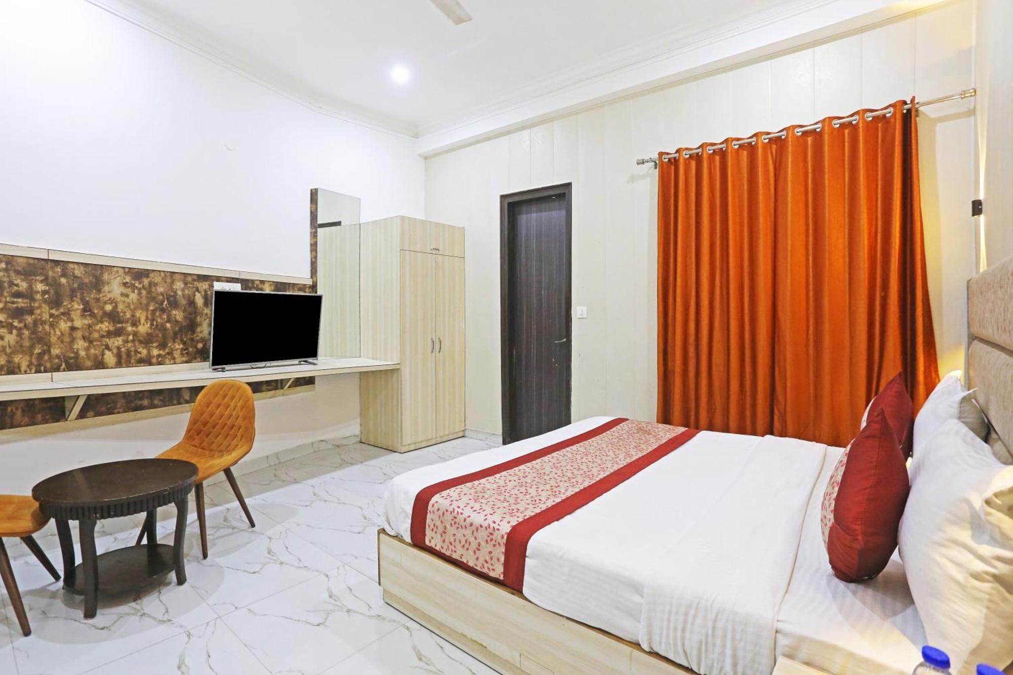 Hotel Almora Sky Near By Delhi International Airport With - Free Airport Pickup And Drop Нью-Дели Экстерьер фото